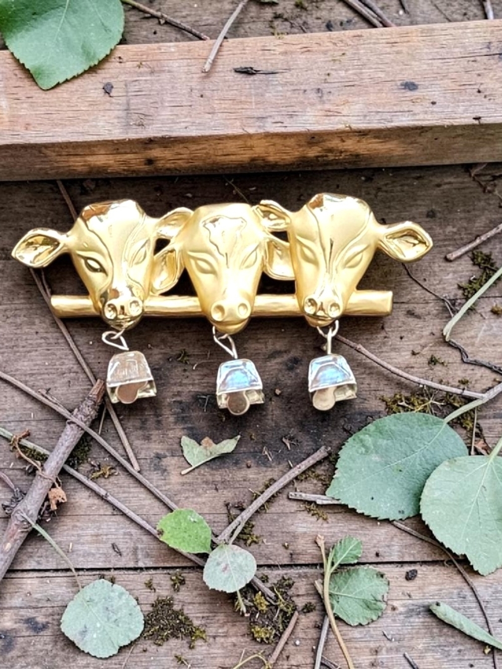 Vintage 1980's Signed AJC Three Cow Hed With Dangling Silver Tone Bells Brooch